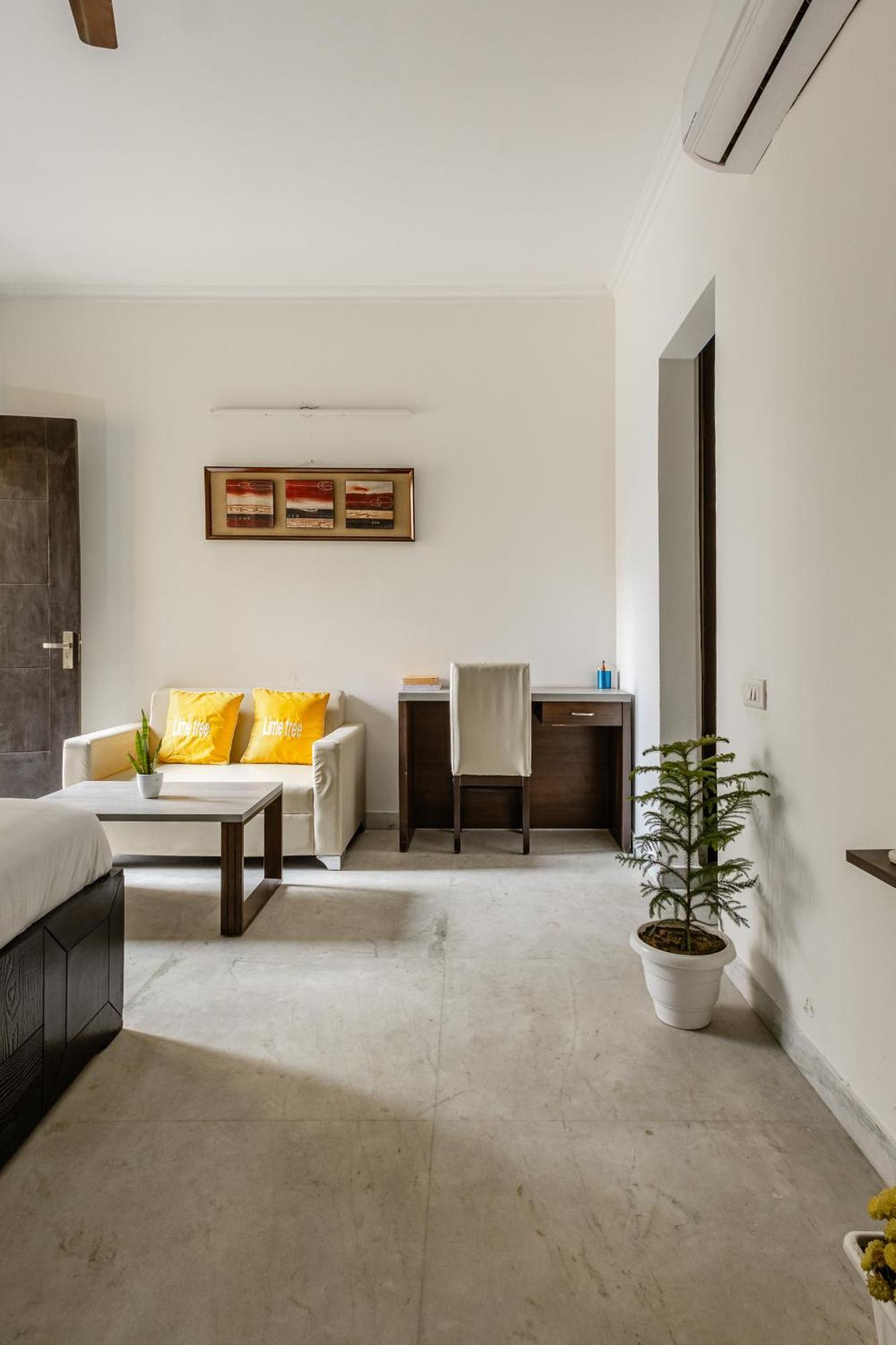Lime Tree Service Apartment Golf Course Road, Гургаон Экстерьер фото