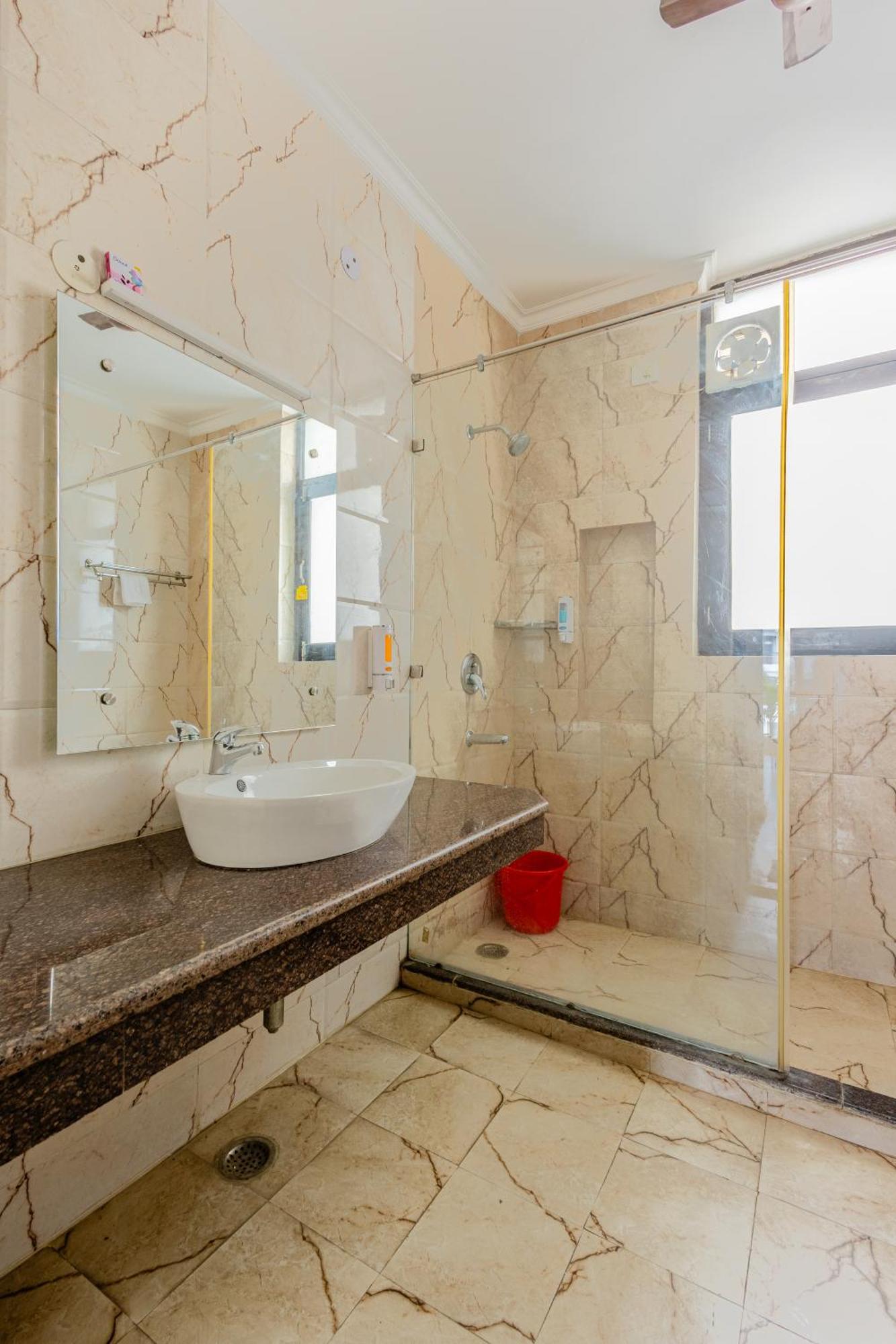 Lime Tree Service Apartment Golf Course Road, Гургаон Экстерьер фото